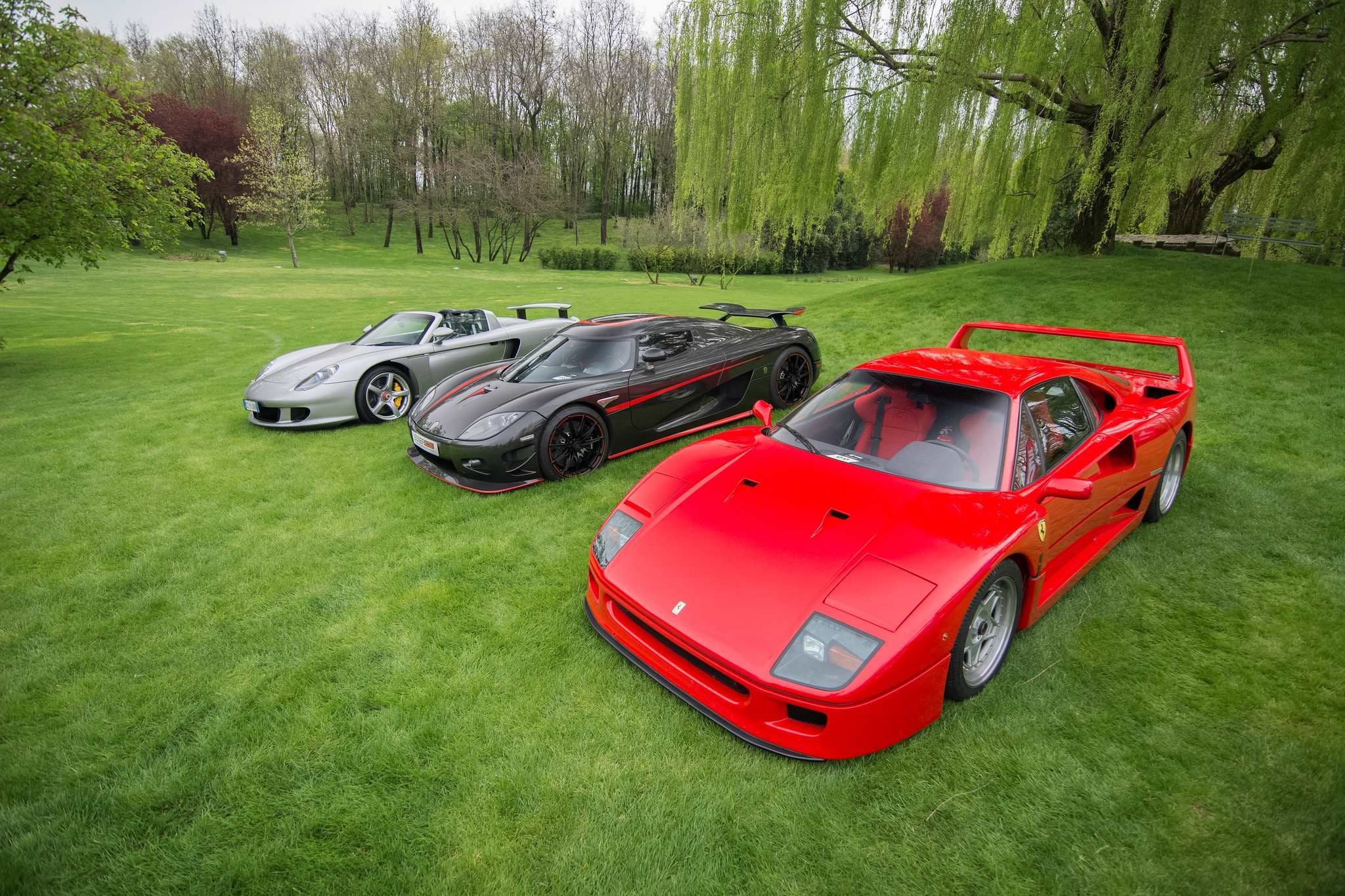 ferrari_f40_koenigsegg_cars&coffee_brescia_racetrackstudio_umberto_buoro.jpg