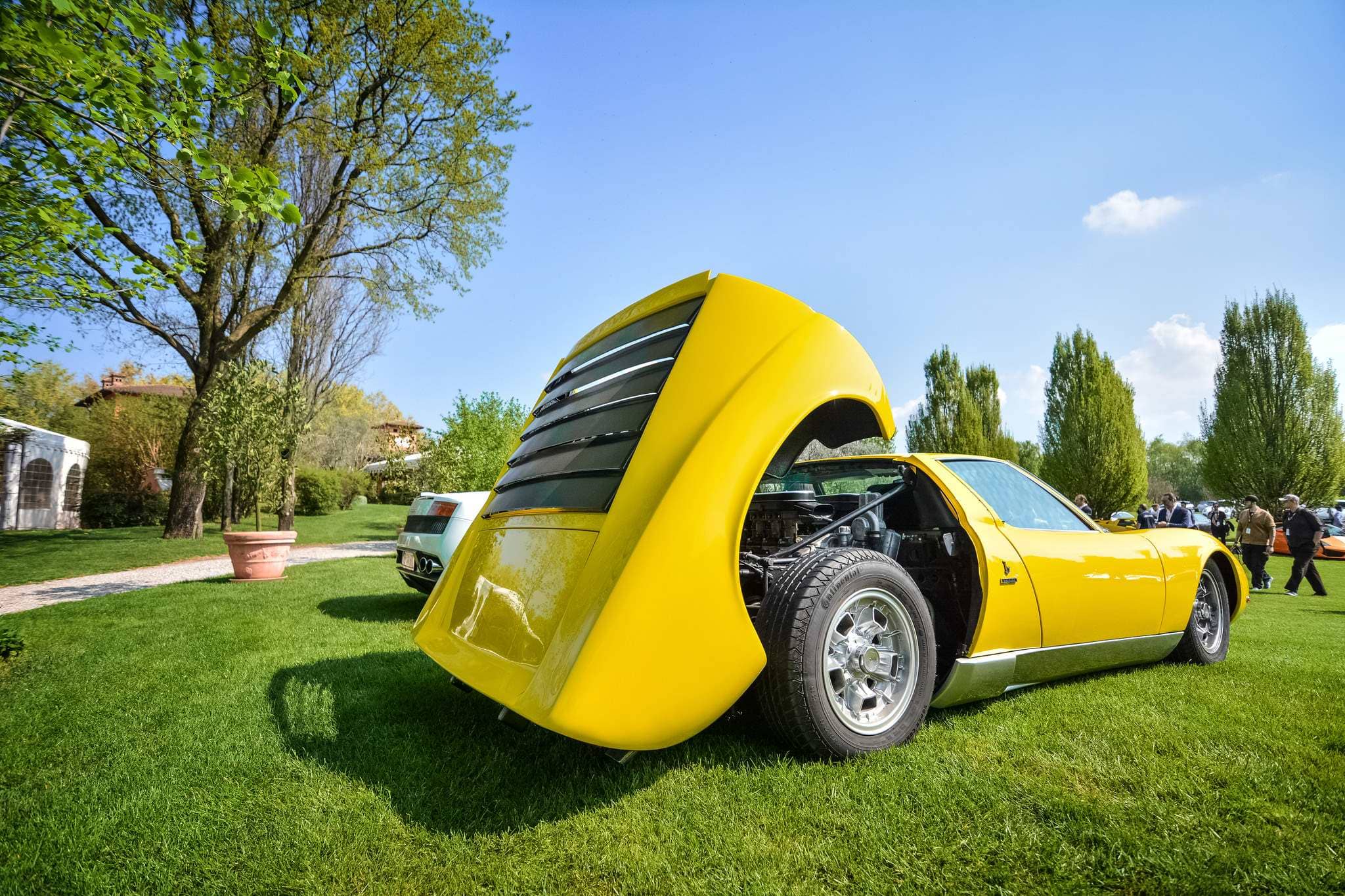 lamborghini_miura_cars&coffee_racetrackstudio_umberto_buoro.jpg